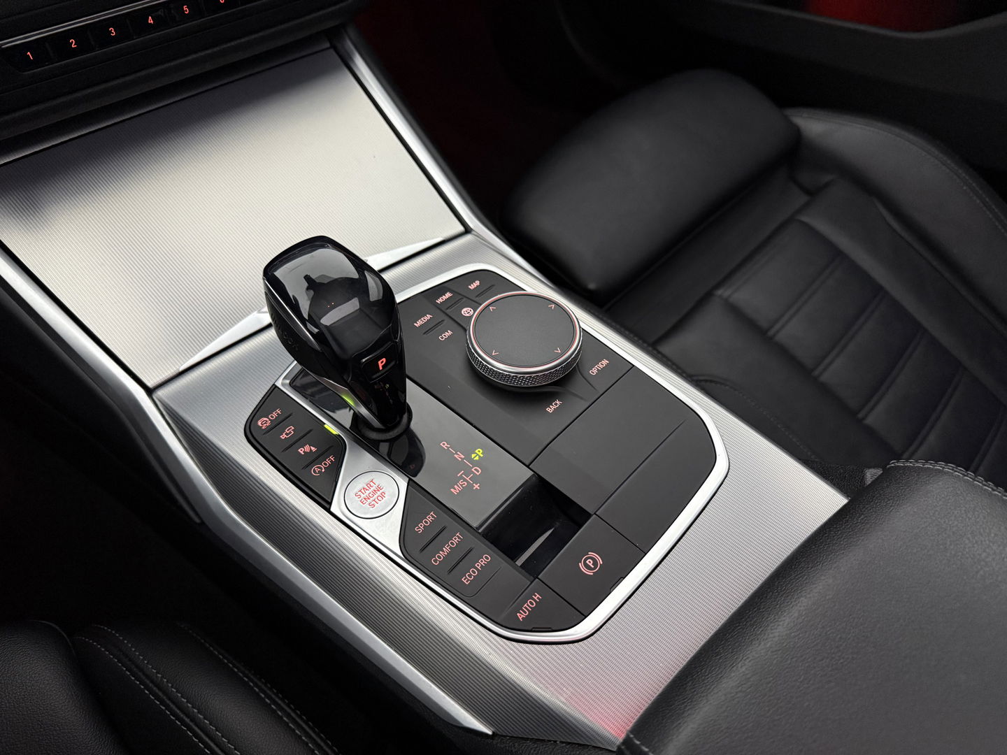 BMW 3-serie 320i High Executive Edition M-Sport | Pano | Virtual | Sfeer | 360° | Stoel/Stuur verw. | Cruise | Carplay | NAP