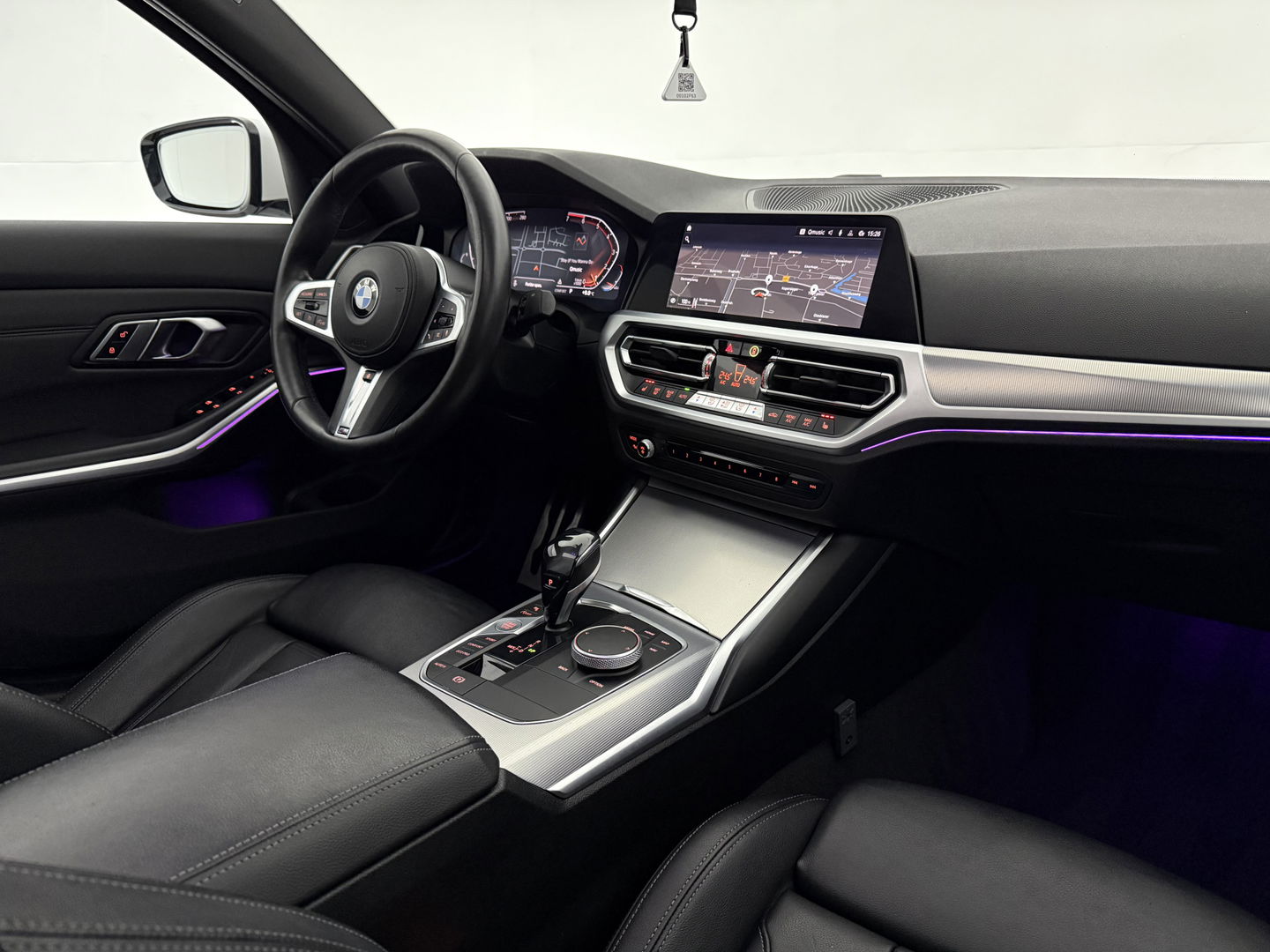BMW 3-serie 320i High Executive Edition M-Sport | Pano | Virtual | Sfeer | 360° | Stoel/Stuur verw. | Cruise | Carplay | NAP