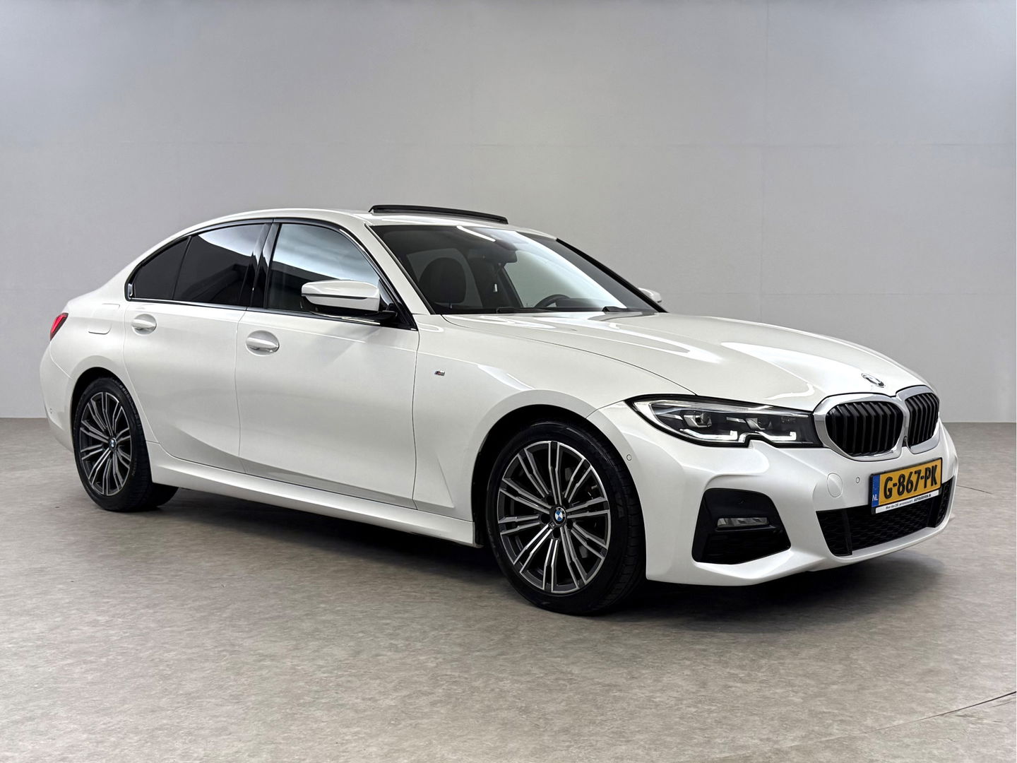 BMW 3-serie 320i High Executive Edition M-Sport | Pano | Virtual | Sfeer | 360° | Stoel/Stuur verw. | Cruise | Carplay | NAP