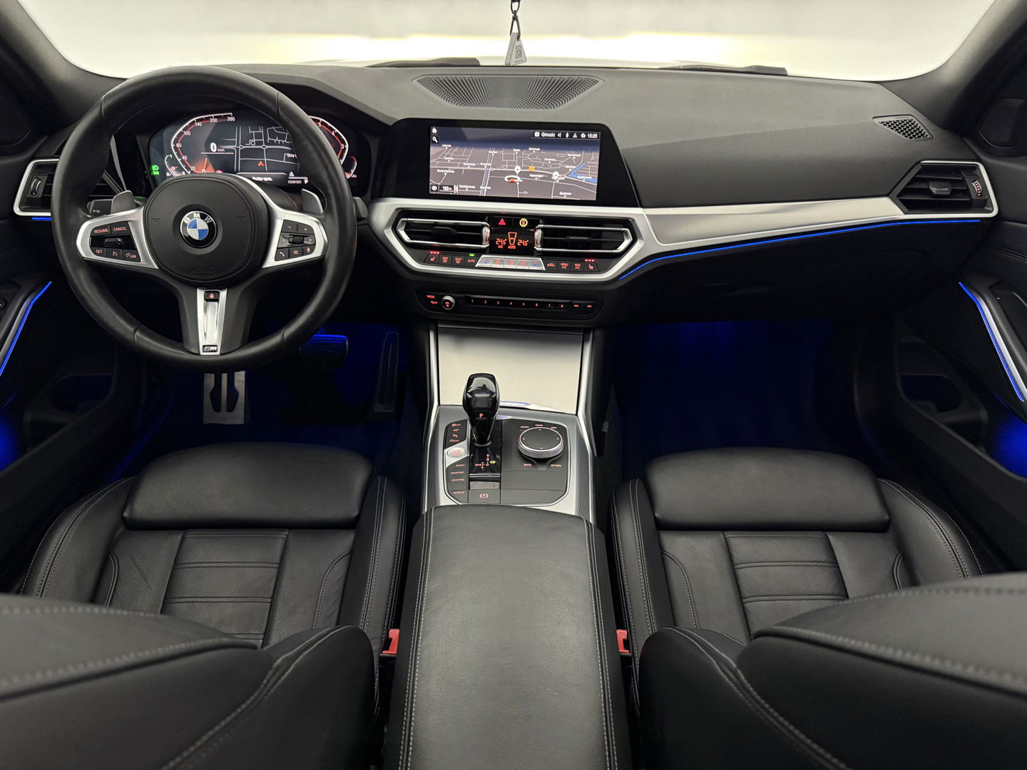 BMW 3-serie 320i High Executive Edition M-Sport | Pano | Virtual | Sfeer | 360° | Stoel/Stuur verw. | Cruise | Carplay | NAP