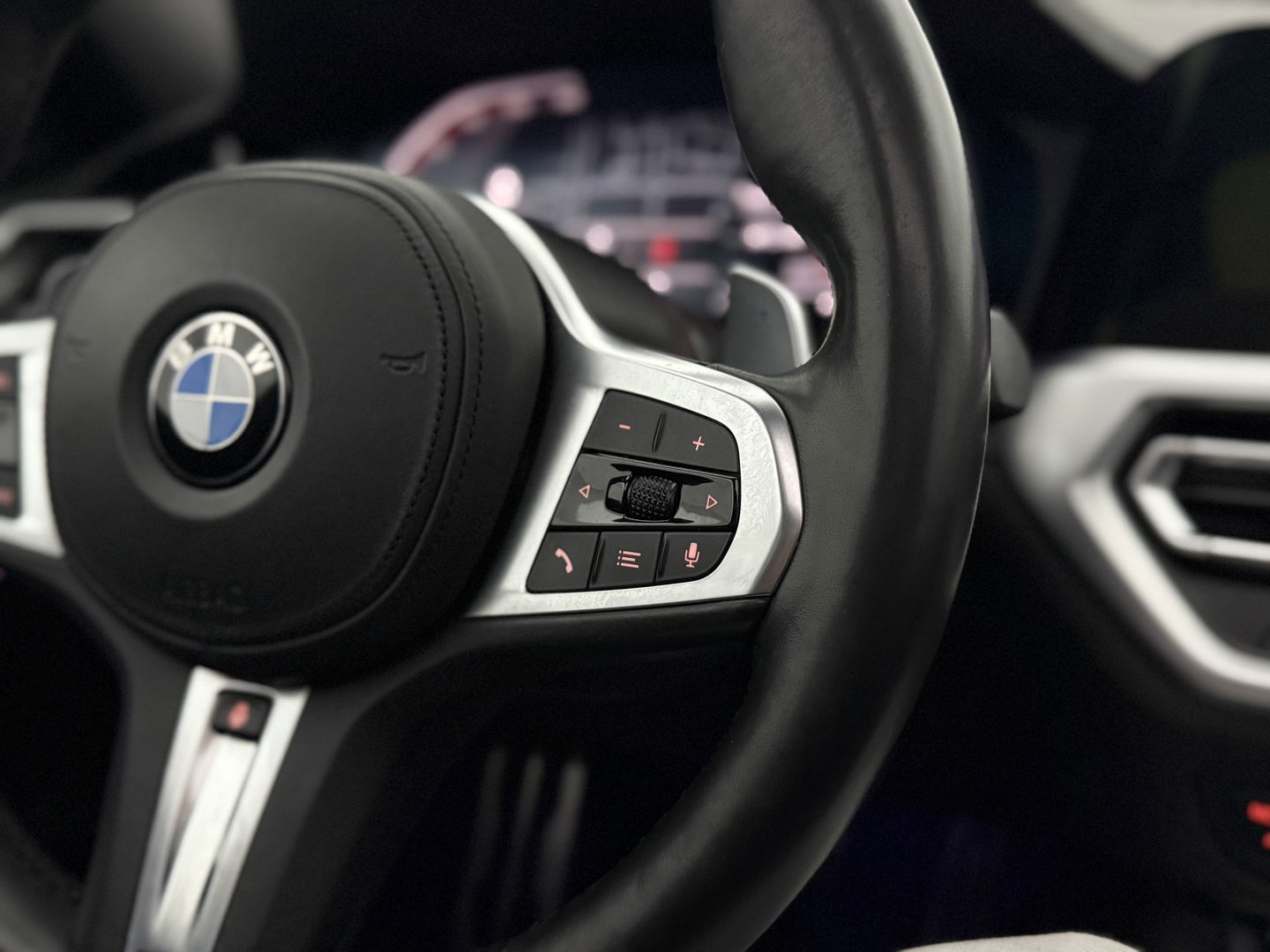 BMW 3-serie 320i High Executive Edition M-Sport | Pano | Virtual | Sfeer | 360° | Stoel/Stuur verw. | Cruise | Carplay | NAP