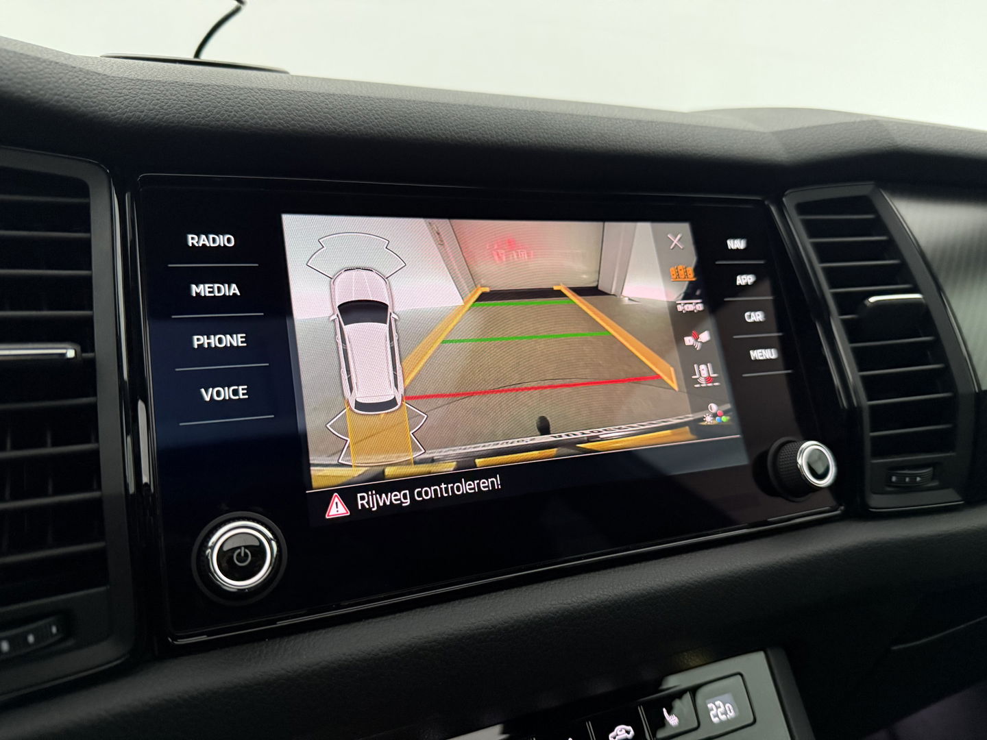 Škoda Kodiaq 1.5 TSI Sportline Business | Pano | Memory | Sfeer | Virtual | Adap. Cruise | Stoel/Stuurverw. | Carplay | Camera | Trekh.