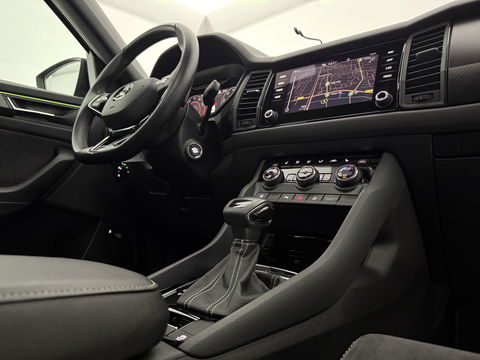 Škoda Kodiaq 1.5 TSI Sportline Business | Pano | Memory | Sfeer | Virtual | Adap. Cruise | Stoel/Stuurverw. | Carplay | Camera | Trekh.