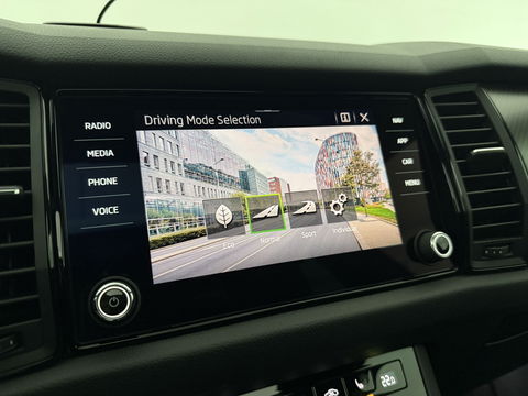 Škoda Kodiaq 1.5 TSI Sportline Business | Pano | Memory | Sfeer | Virtual | Adap. Cruise | Stoel/Stuurverw. | Carplay | Camera | Trekh.