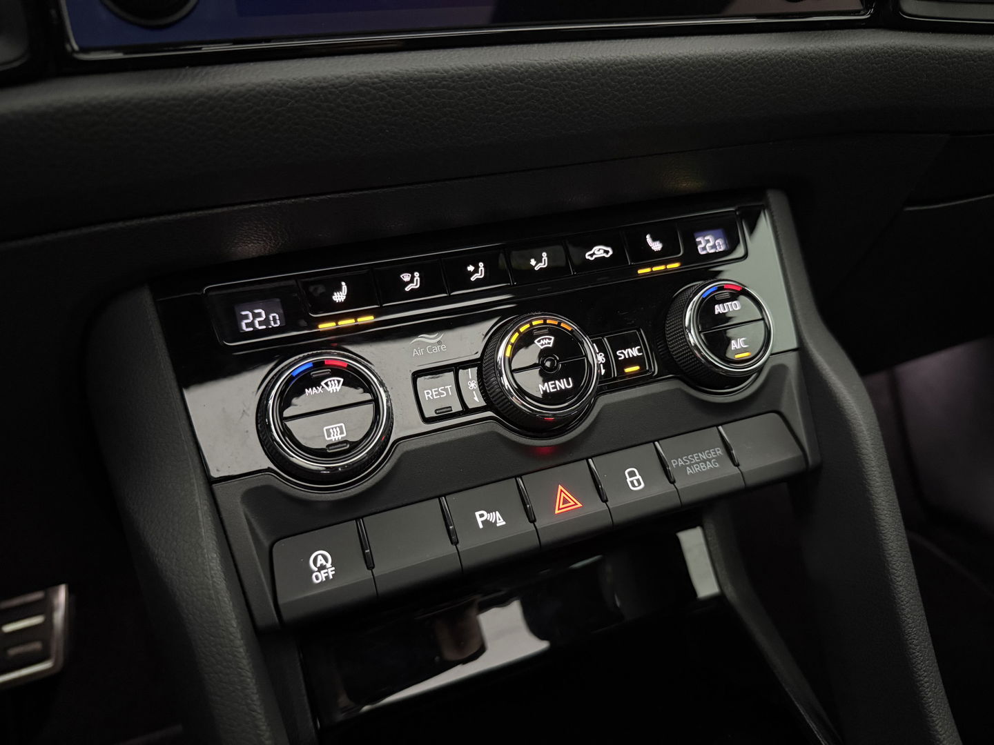 Škoda Kodiaq 1.5 TSI Sportline Business | Pano | Memory | Sfeer | Virtual | Adap. Cruise | Stoel/Stuurverw. | Carplay | Camera | Trekh.