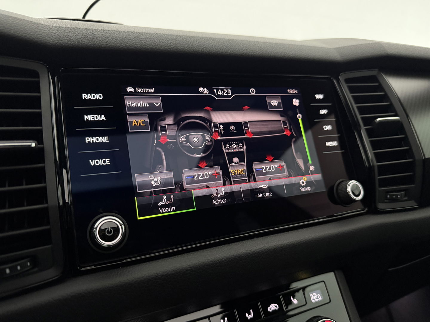 Škoda Kodiaq 1.5 TSI Sportline Business | Pano | Memory | Sfeer | Virtual | Adap. Cruise | Stoel/Stuurverw. | Carplay | Camera | Trekh.