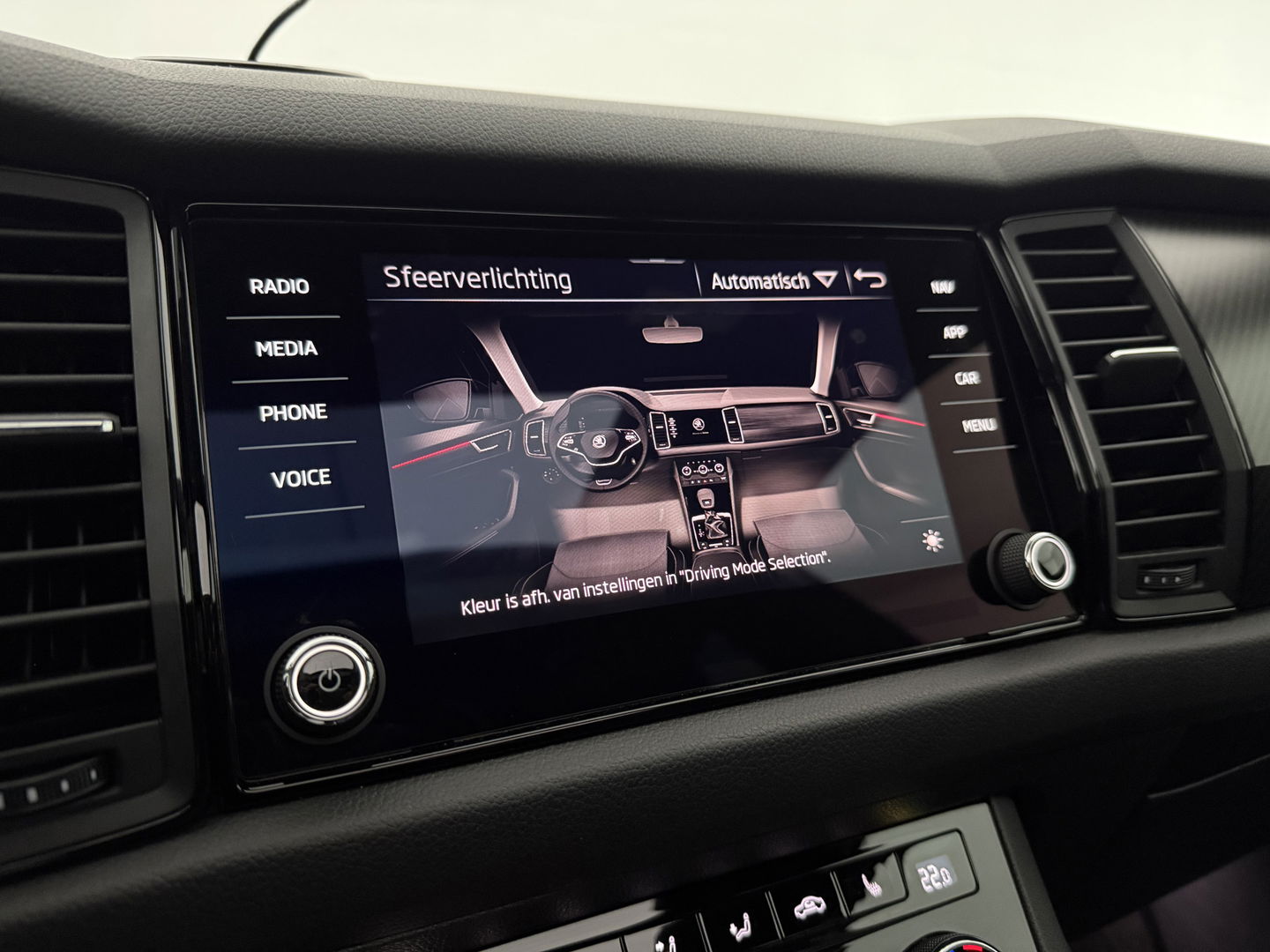 Škoda Kodiaq 1.5 TSI Sportline Business | Pano | Memory | Sfeer | Virtual | Adap. Cruise | Stoel/Stuurverw. | Carplay | Camera | Trekh.