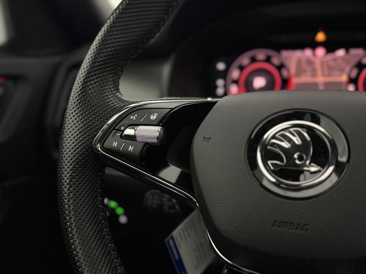 Škoda Kodiaq 1.5 TSI Sportline Business | Pano | Memory | Sfeer | Virtual | Adap. Cruise | Stoel/Stuurverw. | Carplay | Camera | Trekh.