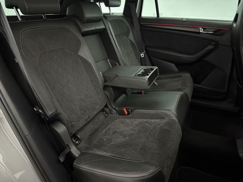 Škoda Kodiaq 1.5 TSI Sportline Business | Pano | Memory | Sfeer | Virtual | Adap. Cruise | Stoel/Stuurverw. | Carplay | Camera | Trekh.