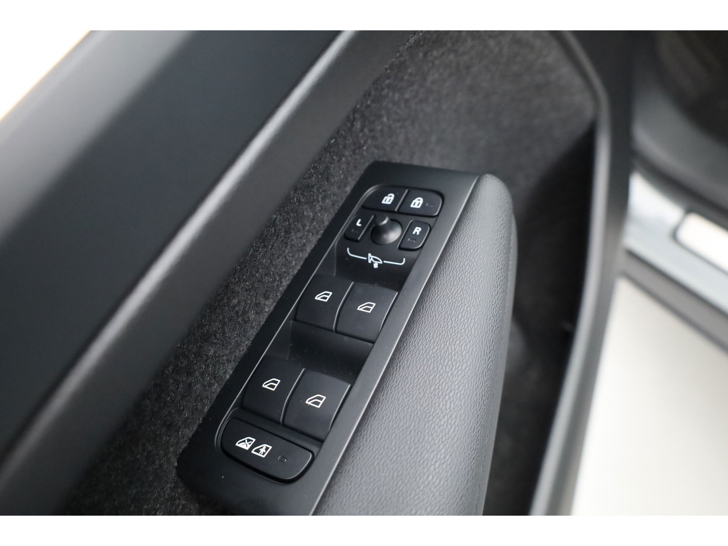 Volvo XC40 2.0 B3 Black Edition | Pano | Keyless | H&K | 360Cam| Stoel- Stuurverw. | CarPlay | Pilot Assist | Google | ACC 4388