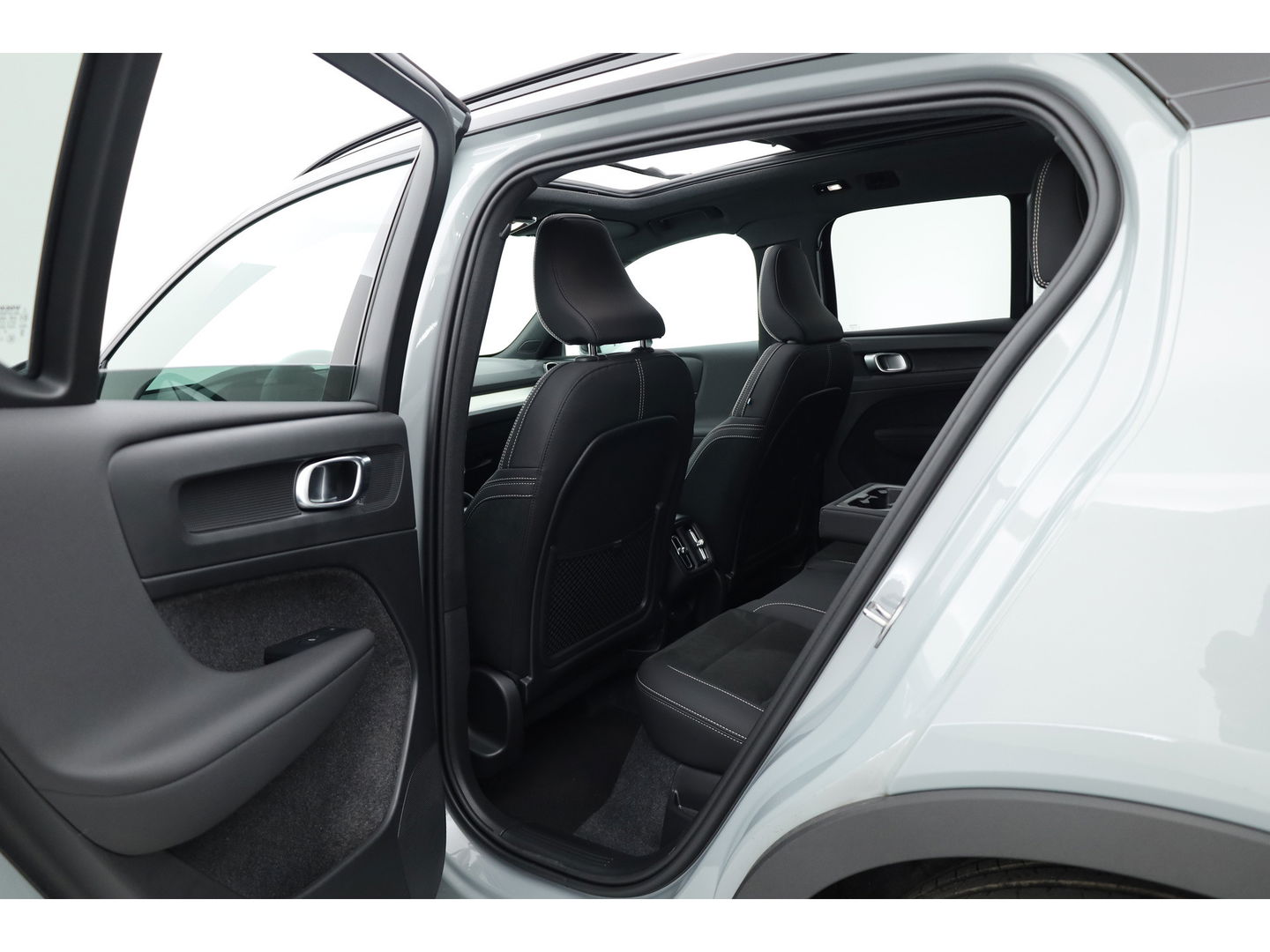 Volvo XC40 2.0 B3 Black Edition | Pano | Keyless | H&K | 360Cam| Stoel- Stuurverw. | CarPlay | Pilot Assist | Google | ACC 4388