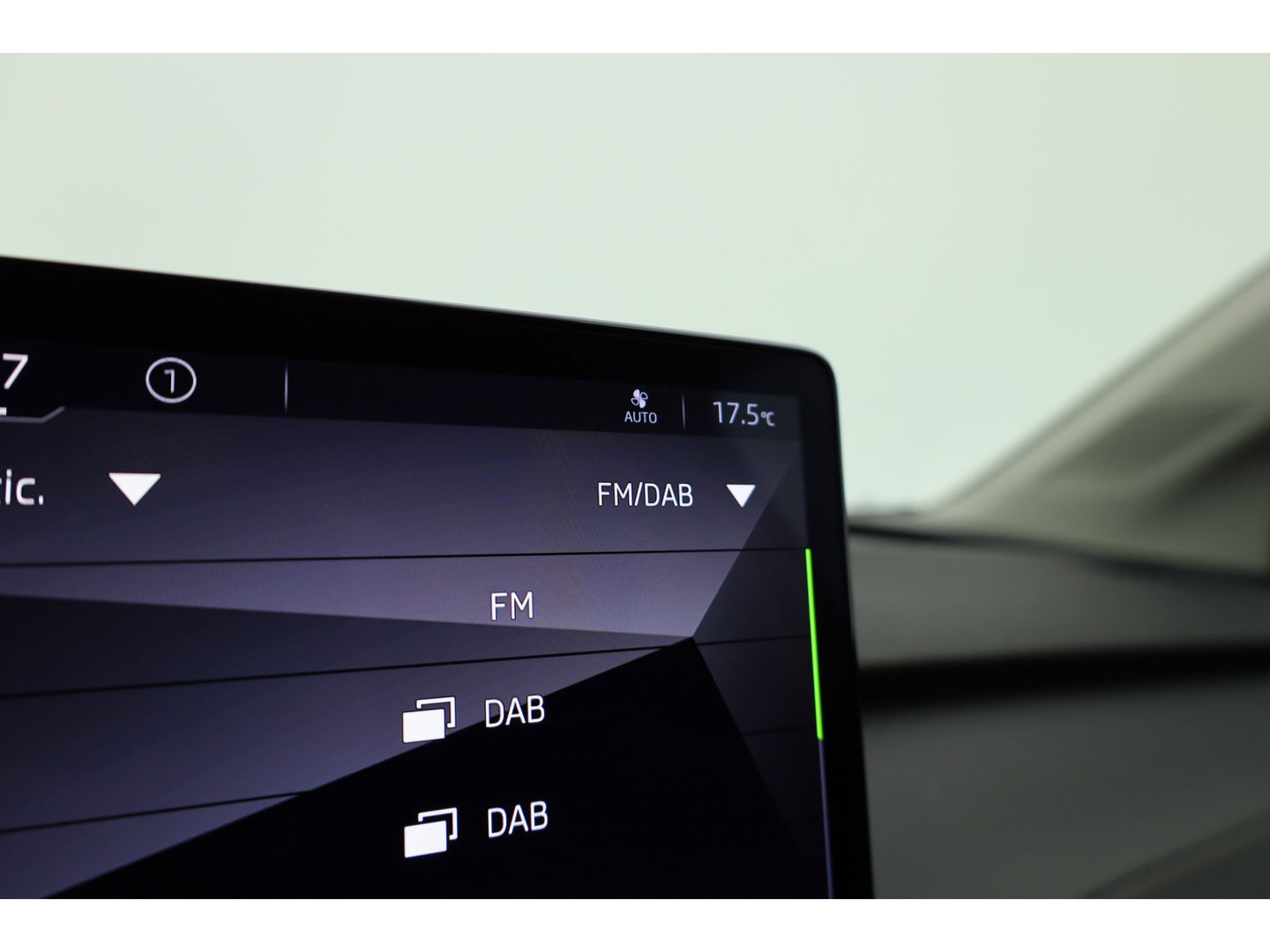 Škoda Enyaq iV 80 | Digital Cockpit | ACC | Elek. Trekhaak | Keyless | Stoel- Stuur verw. | 21'' | Camera