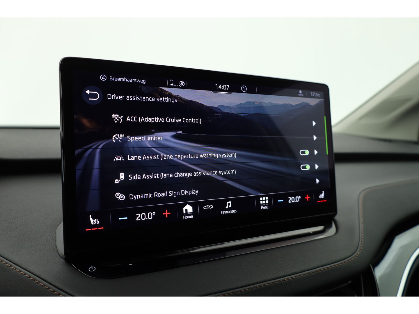 Škoda Enyaq iV 80 | Digital Cockpit | ACC | Elek. Trekhaak | Keyless | Stoel- Stuur verw. | 21'' | Camera