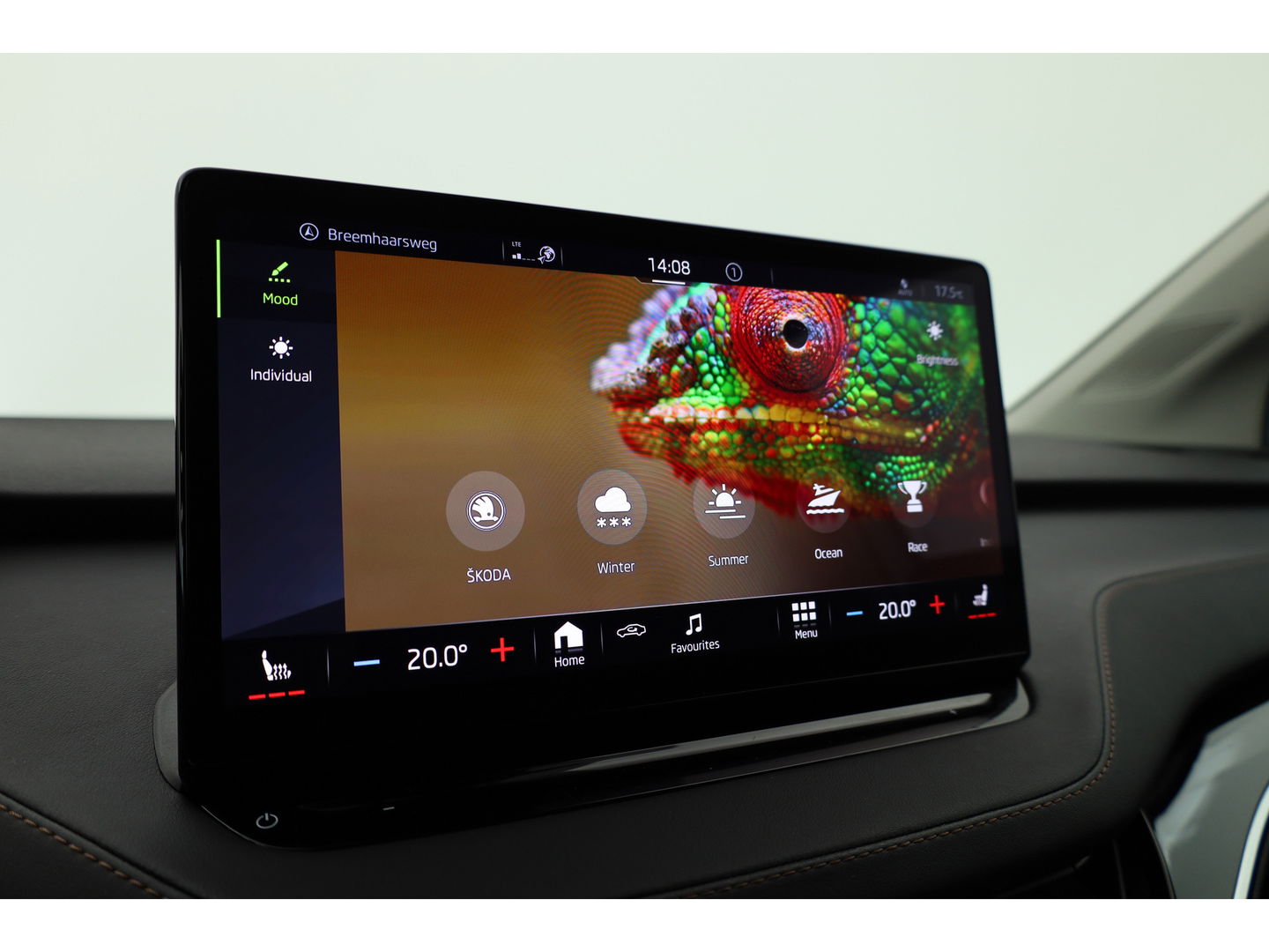 Škoda Enyaq iV 80 | Digital Cockpit | ACC | Elek. Trekhaak | Keyless | Stoel- Stuur verw. | 21'' | Camera