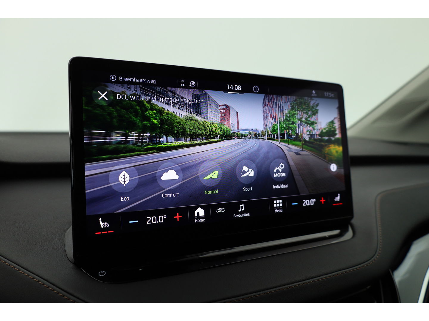 Škoda Enyaq iV 80 | Digital Cockpit | ACC | Elek. Trekhaak | Keyless | Stoel- Stuur verw. | 21'' | Camera