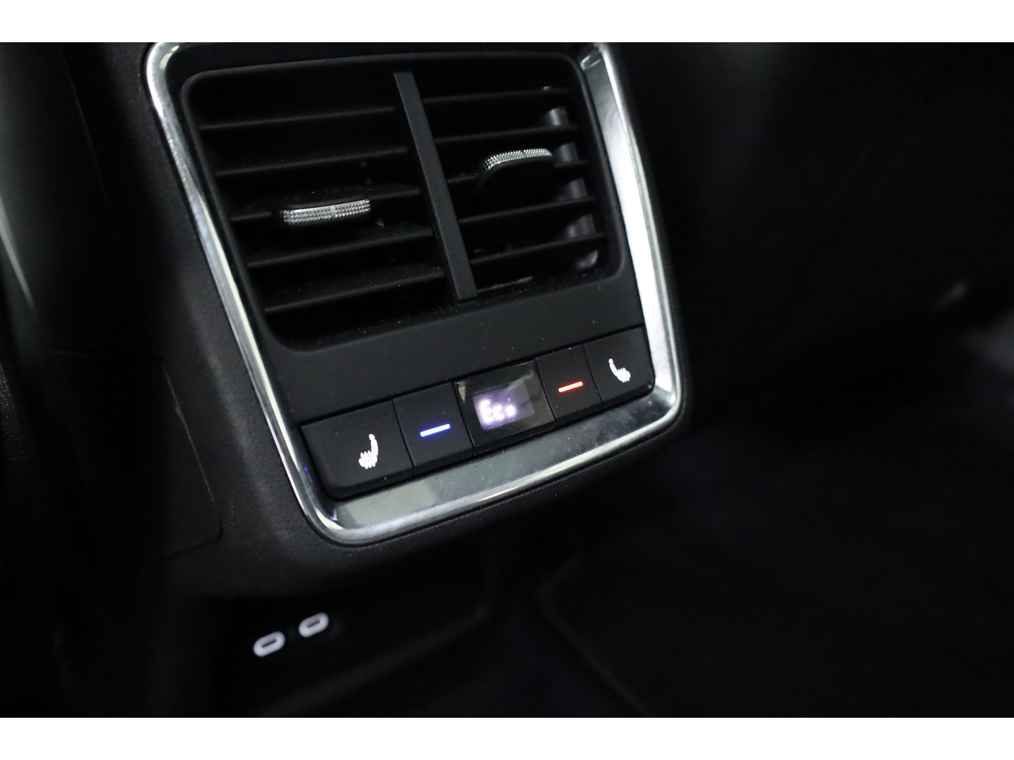 Škoda Enyaq iV 80 | Digital Cockpit | ACC | Elek. Trekhaak | Keyless | Stoel- Stuur verw. | 21'' | Camera