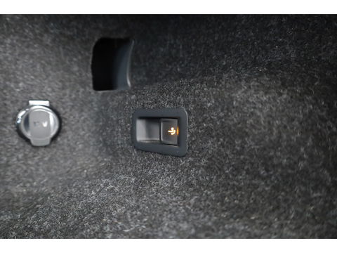 Škoda Enyaq iV 80 | Digital Cockpit | ACC | Elek. Trekhaak | Keyless | Stoel- Stuur verw. | 21'' | Camera