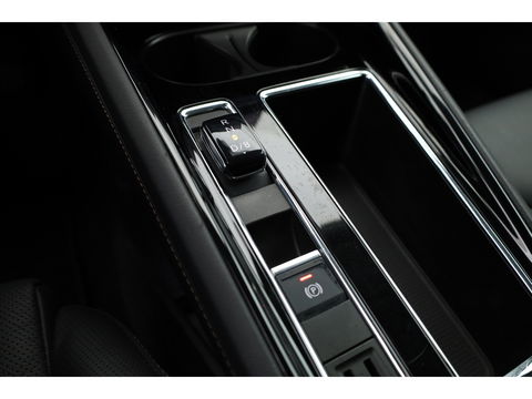 Škoda Enyaq iV 80 | Digital Cockpit | ACC | Elek. Trekhaak | Keyless | Stoel- Stuur verw. | 21'' | Camera