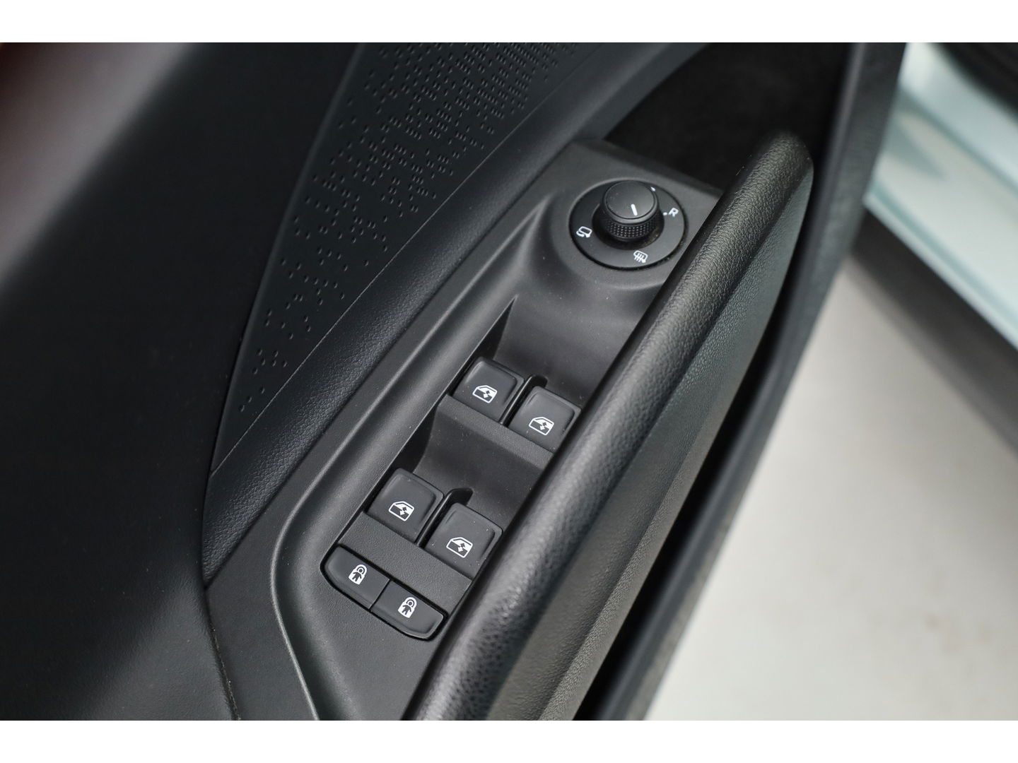 Škoda Enyaq iV 80 | Digital Cockpit | ACC | Elek. Trekhaak | Keyless | Stoel- Stuur verw. | 21'' | Camera