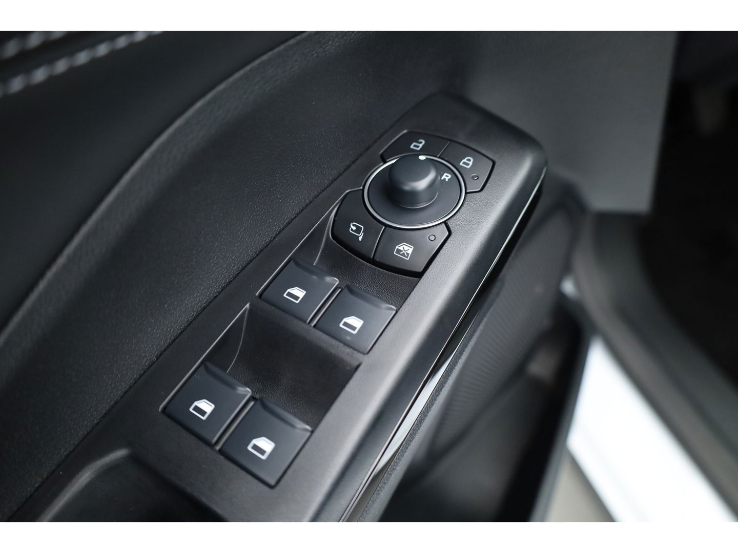 Ford Puma 1.0 EcoBoost Hybrid Titanium  | Adaptieve Cruise | 360Cam | CarPlay | Stoel- Stuurverw. | LED | Keyless Start | 17'' 1621