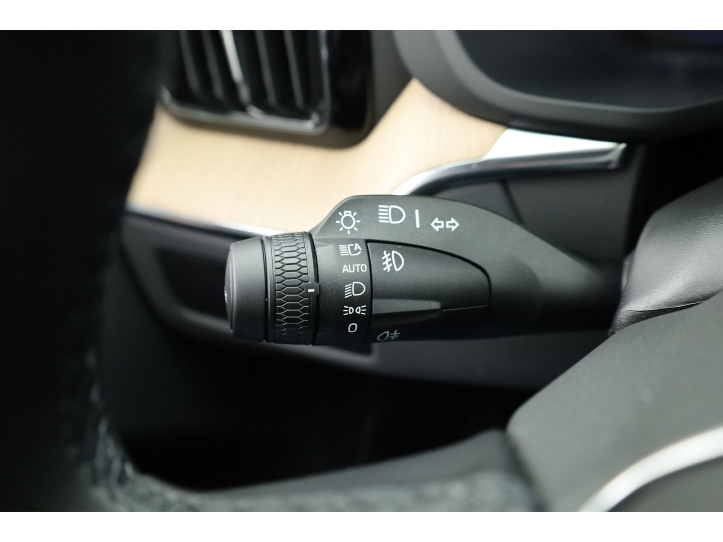 Volvo XC60 2.0 T8 Plug-in hybrid AWD Ultra Dark "Forest Lake" | Facelift | Memory | Pano | Luchtvering | Massage | Bowers & Wilkins