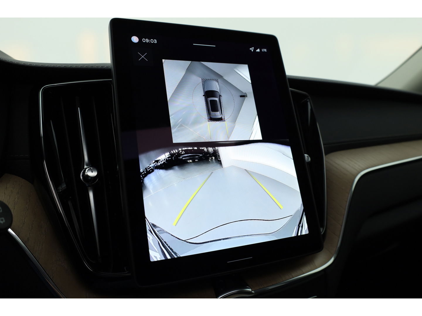 Volvo XC60 2.0 T8 Plug-in hybrid AWD Ultra Dark "Forest Lake" | Facelift | Memory | Pano | Luchtvering | Massage | Bowers & Wilkins