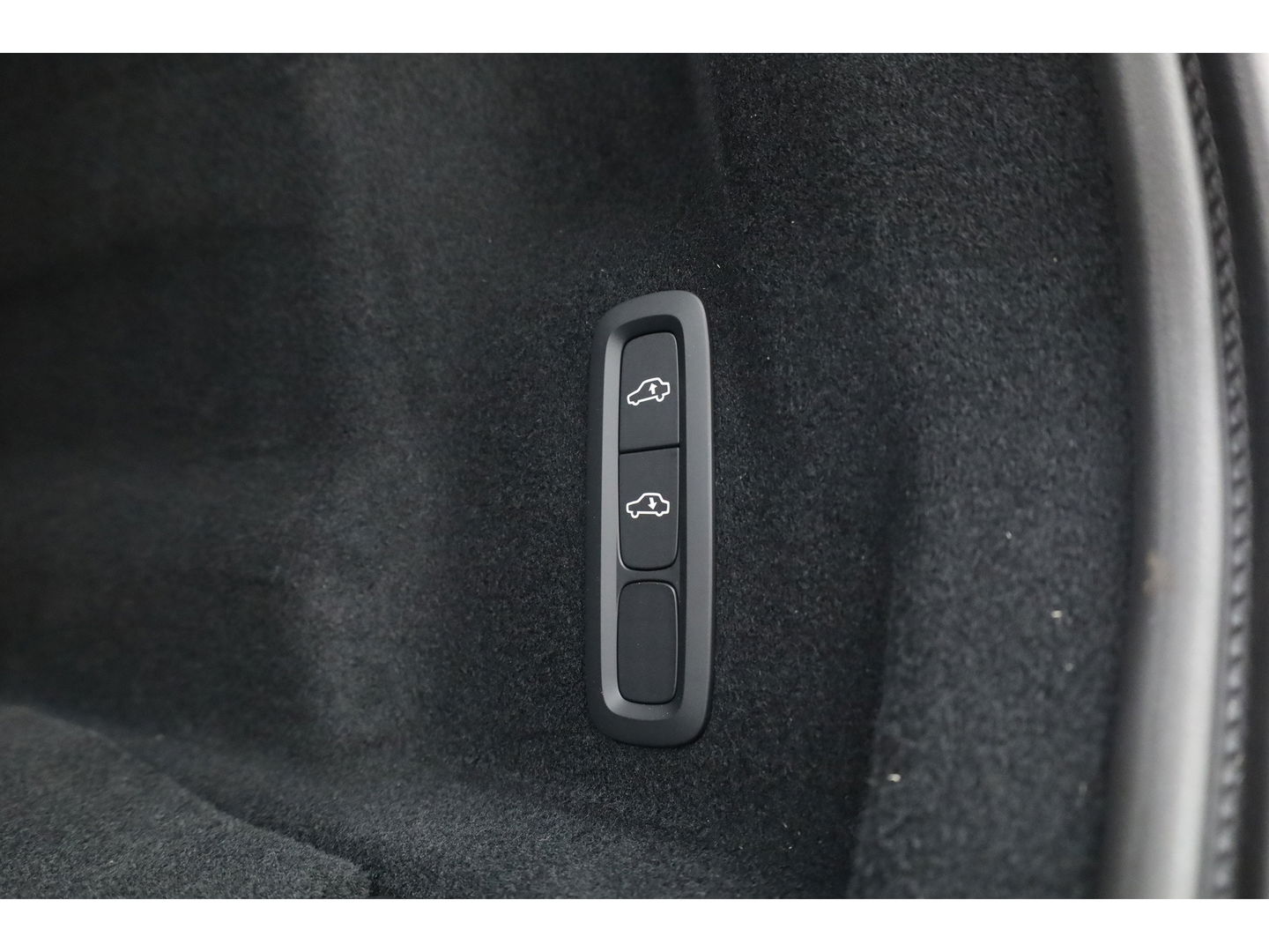 Volvo XC60 2.0 T8 Plug-in hybrid AWD Ultra Dark "Forest Lake" | Facelift | Memory | Pano | Luchtvering | Massage | Bowers & Wilkins