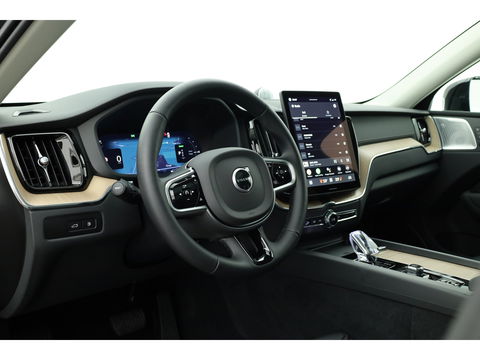 Volvo XC60 2.0 T8 Plug-in hybrid AWD Ultra Dark "Forest Lake" | Facelift | Memory | Pano | Luchtvering | Massage | Bowers & Wilkins