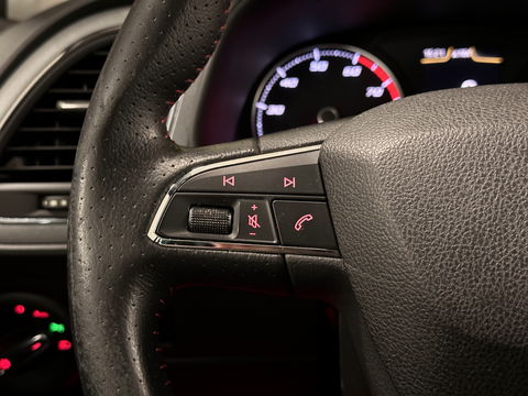 SEAT Leon 1.4 TSI FR | Cruise Control | Parkeersensoren | Stoelverwarming | Rijmodusregeling | Sfeerverlichting | Bluetooth | Seat Sound