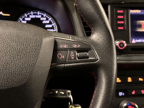 SEAT Leon 1.4 TSI FR | Cruise Control | Parkeersensoren | Stoelverwarming | Rijmodusregeling | Sfeerverlichting | Bluetooth | Seat Sound