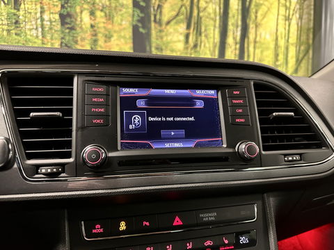 SEAT Leon 1.4 TSI FR | Cruise Control | Parkeersensoren | Stoelverwarming | Rijmodusregeling | Sfeerverlichting | Bluetooth | Seat Sound