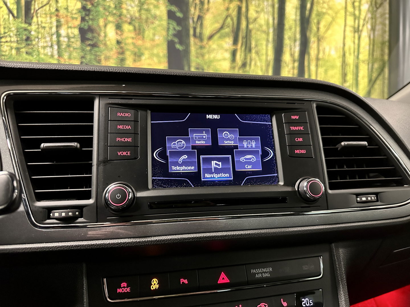 SEAT Leon 1.4 TSI FR | Cruise Control | Parkeersensoren | Stoelverwarming | Rijmodusregeling | Sfeerverlichting | Bluetooth | Seat Sound