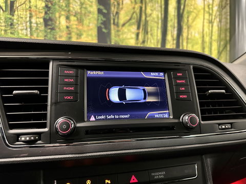 SEAT Leon 1.4 TSI FR | Cruise Control | Parkeersensoren | Stoelverwarming | Rijmodusregeling | Sfeerverlichting | Bluetooth | Seat Sound