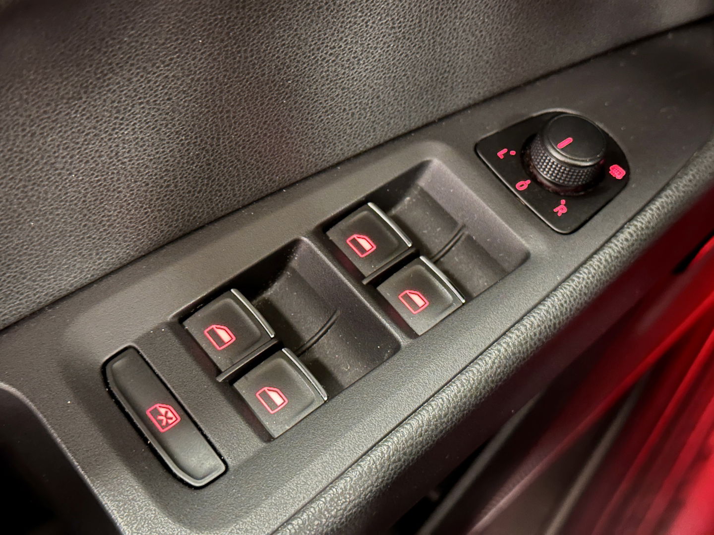 SEAT Leon 1.4 TSI FR | Cruise Control | Parkeersensoren | Stoelverwarming | Rijmodusregeling | Sfeerverlichting | Bluetooth | Seat Sound