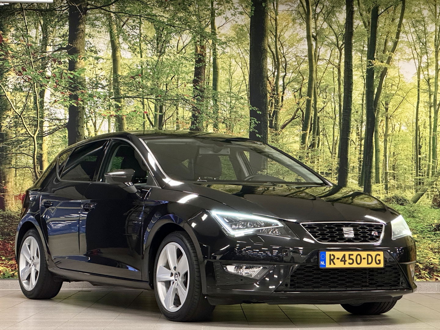 SEAT Leon 1.4 TSI FR | Cruise Control | Parkeersensoren | Stoelverwarming | Rijmodusregeling | Sfeerverlichting | Bluetooth | Seat Sound