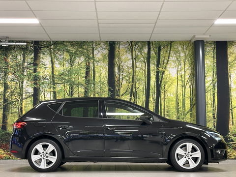 SEAT Leon 1.4 TSI FR | Cruise Control | Parkeersensoren | Stoelverwarming | Rijmodusregeling | Sfeerverlichting | Bluetooth | Seat Sound