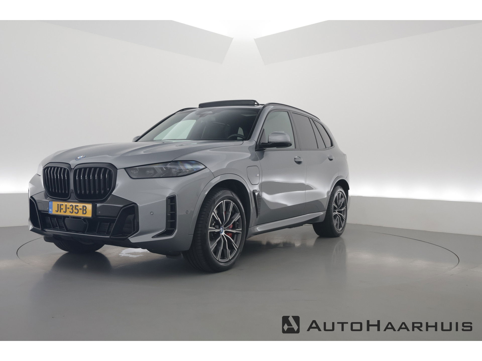 BMW X5 xDrive50e M Sport Pro | Iconic Glow | | Pano | Soft Close | HUD | Luchtvering | Harman Kardon | Elek. Trekhaak |
