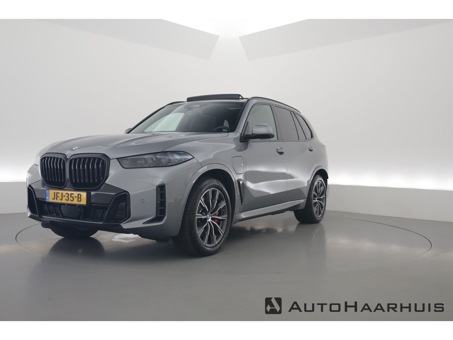 BMW X5 xDrive50e M Sport Pro | Iconic Glow | | Pano | Soft Close | HUD | Luchtvering | Harman Kardon | Elek. Trekhaak |