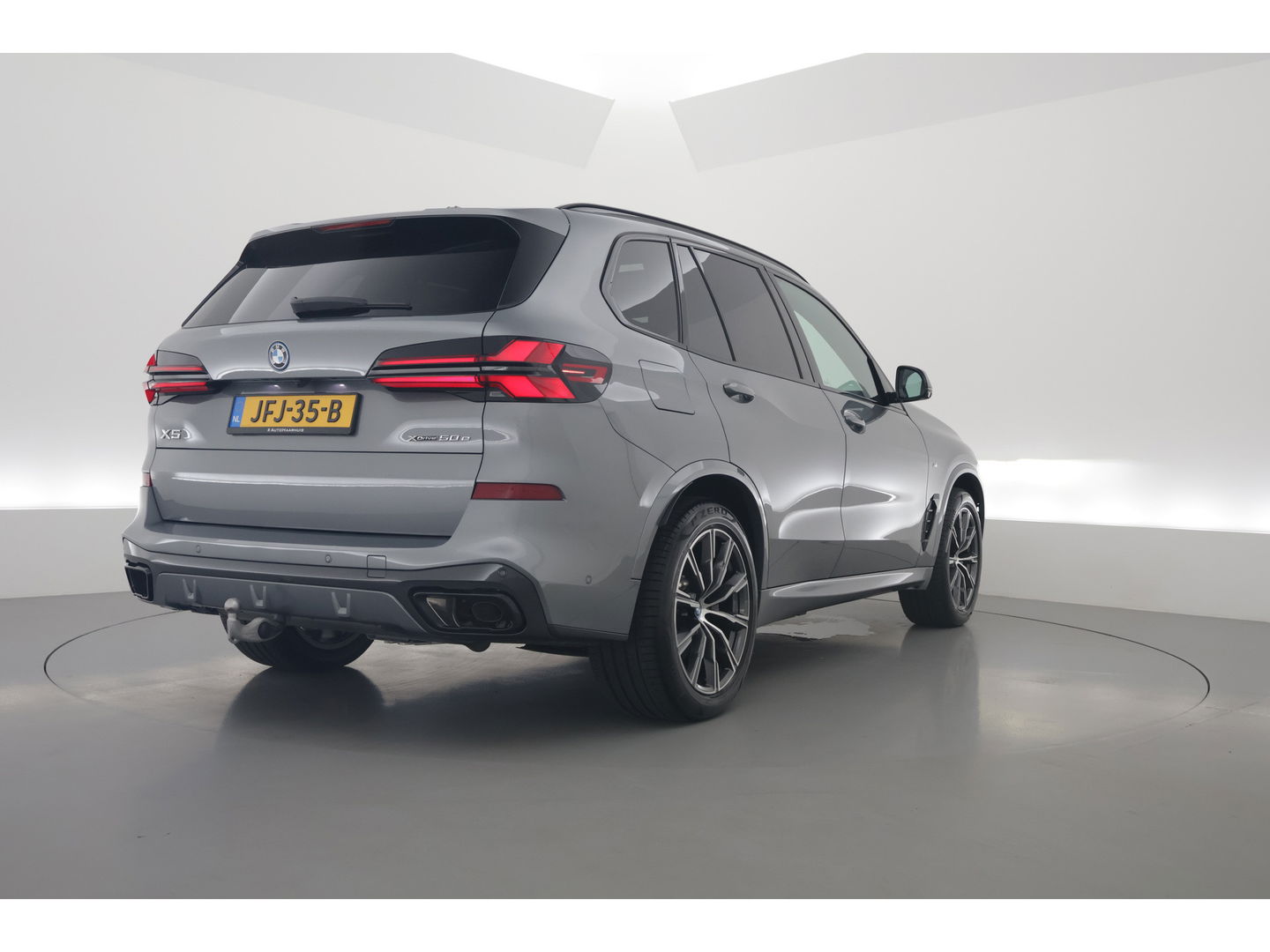 BMW X5 xDrive50e M Sport Pro | Iconic Glow | | Pano | Soft Close | HUD | Luchtvering | Harman Kardon | Elek. Trekhaak |