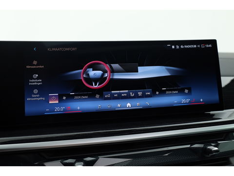 BMW X5 xDrive50e M Sport Pro | Iconic Glow | | Pano | Soft Close | HUD | Luchtvering | Harman Kardon | Elek. Trekhaak |