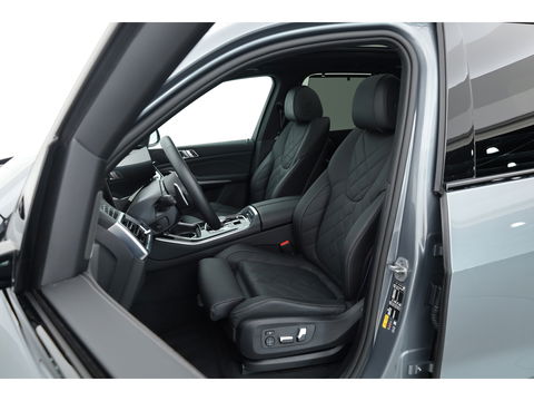 BMW X5 xDrive50e M Sport Pro | Iconic Glow | | Pano | Soft Close | HUD | Luchtvering | Harman Kardon | Elek. Trekhaak |