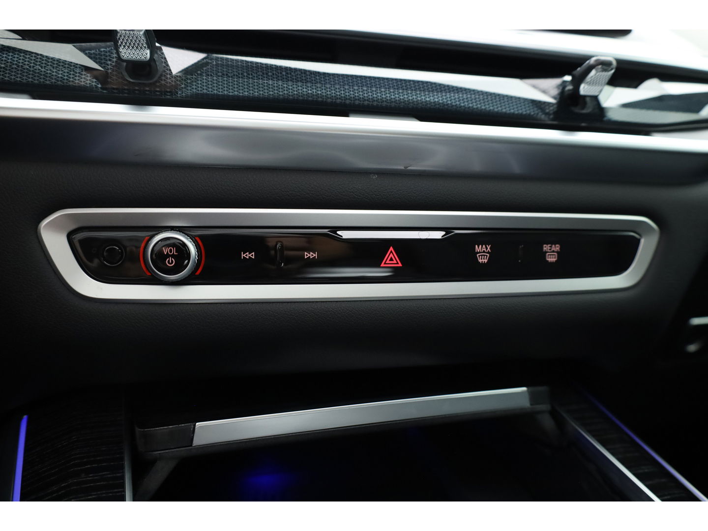 BMW X5 xDrive50e M Sport Pro | Iconic Glow | | Pano | Soft Close | HUD | Luchtvering | Harman Kardon | Elek. Trekhaak |