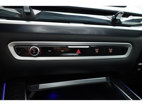 BMW X5 xDrive50e M Sport Pro | Iconic Glow | | Pano | Soft Close | HUD | Luchtvering | Harman Kardon | Elek. Trekhaak |