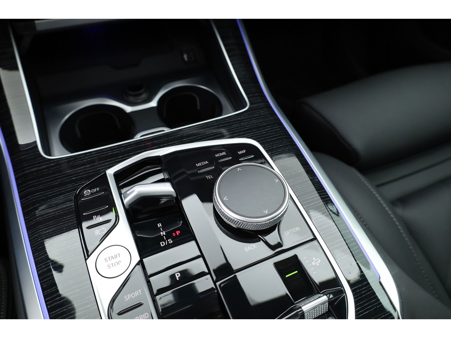 BMW X5 xDrive50e M Sport Pro | Iconic Glow | | Pano | Soft Close | HUD | Luchtvering | Harman Kardon | Elek. Trekhaak |