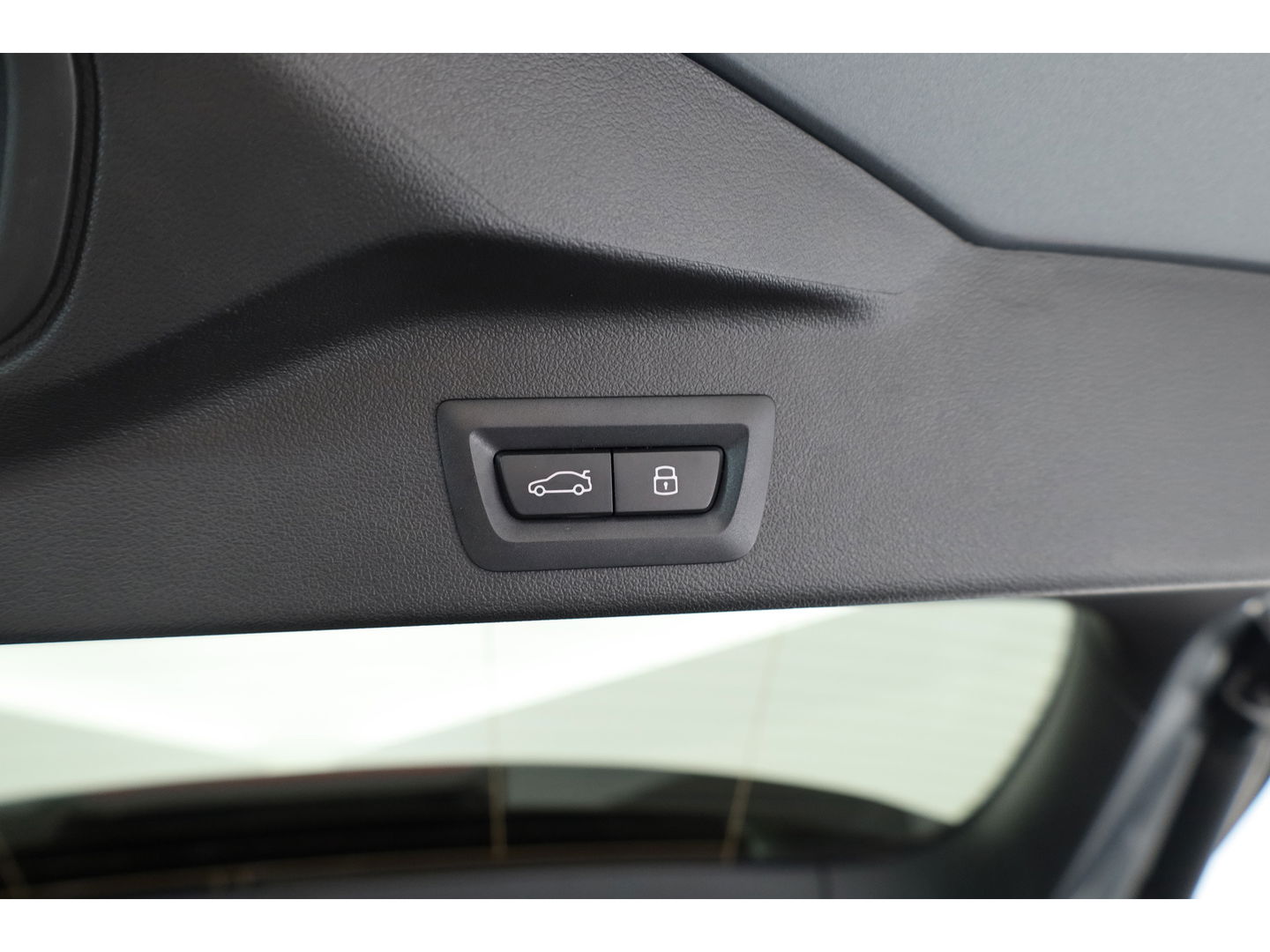 BMW X5 xDrive50e M Sport Pro | Iconic Glow | | Pano | Soft Close | HUD | Luchtvering | Harman Kardon | Elek. Trekhaak |