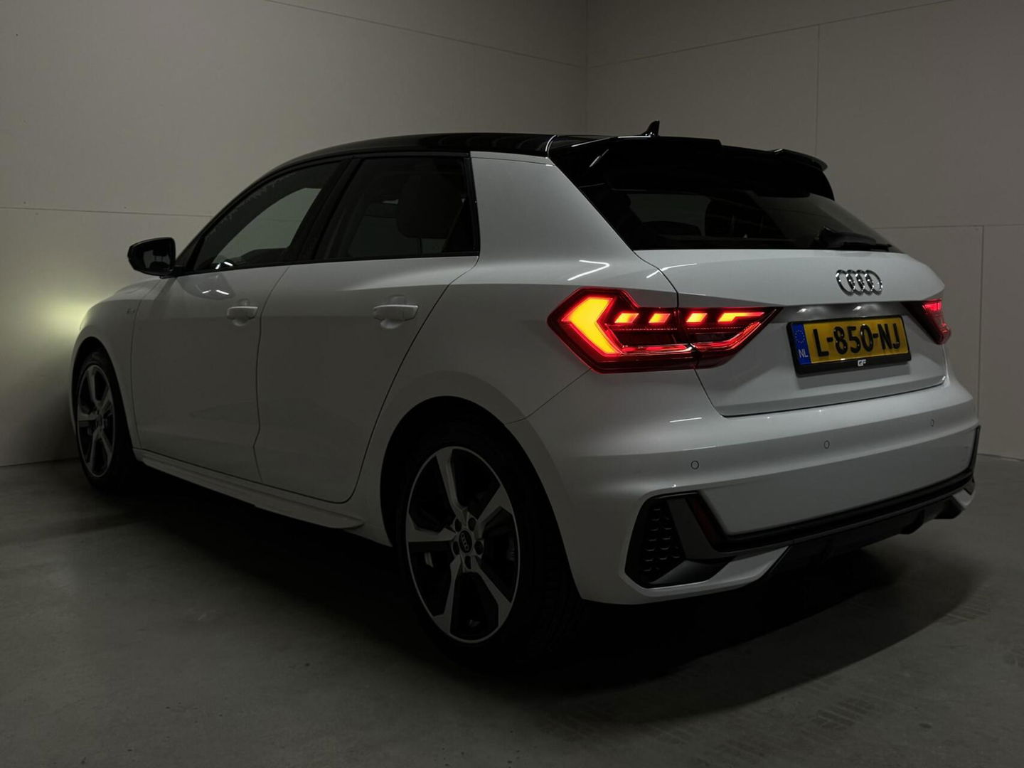 Audi A1 Sportback 30 TFSI S-Line Carplay Cruise Clima PDC