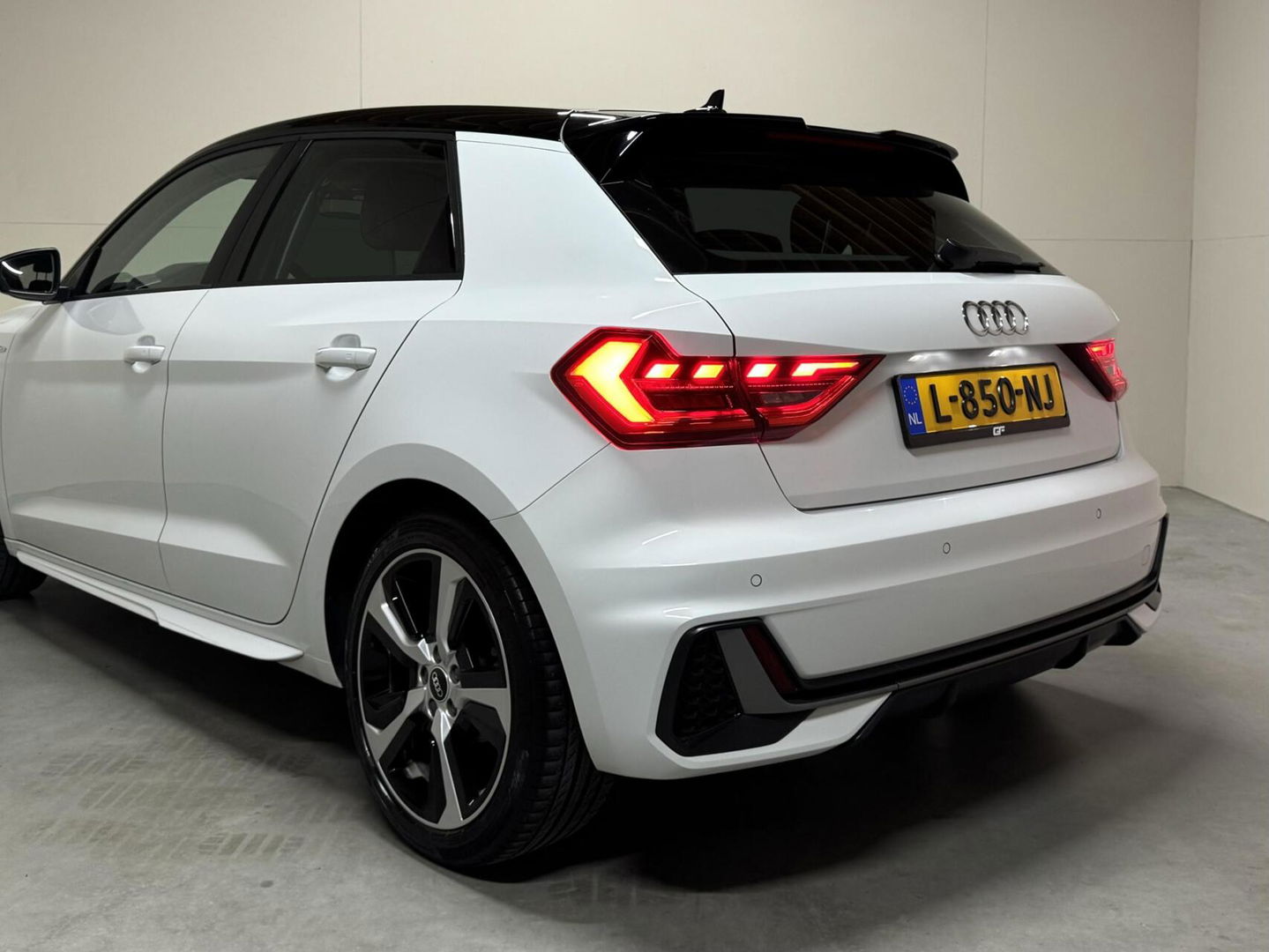 Audi A1 Sportback 30 TFSI S-Line Carplay Cruise Clima PDC