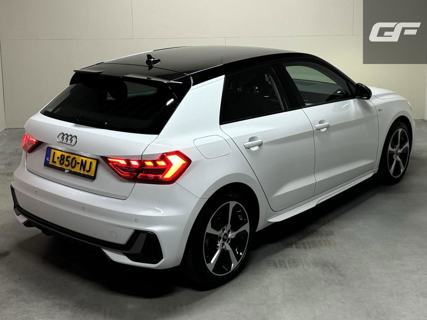 Audi A1 Sportback 30 TFSI S-Line Carplay Cruise Clima PDC