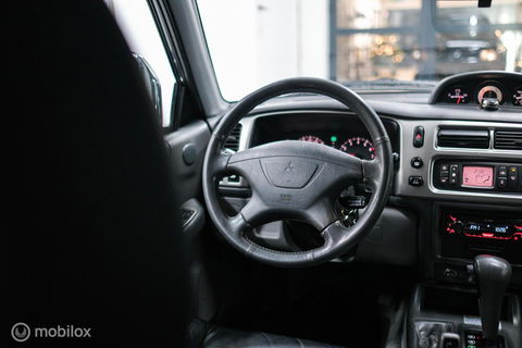 Mitsubishi Pajero Sport 3.0 V6 Intense | NAP NL auto | Lage km stand | Uniek | Trekhaak | Leder | 4x4 | Automaat |