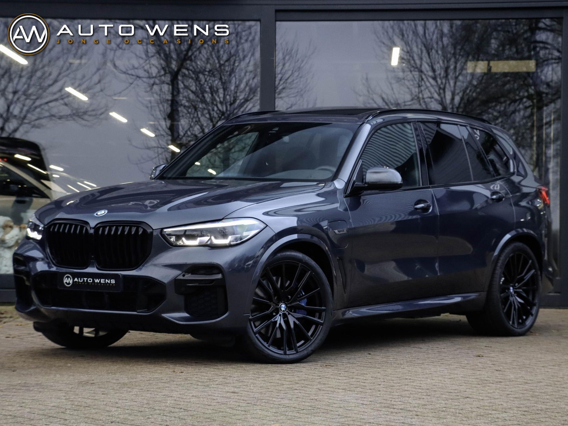 BMW X5 xDrive45e M Sport Lucht Pano 22” Laser Zwarte hemel